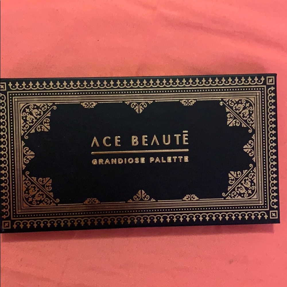 Ace Beaute -eyeshadow palette